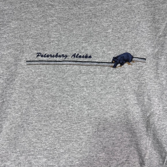 Vintage Petersburg Alaska Embroidered Bear T Shirt Gray 2XL Anvil Y2K Cotton T - Picture 2 of 7